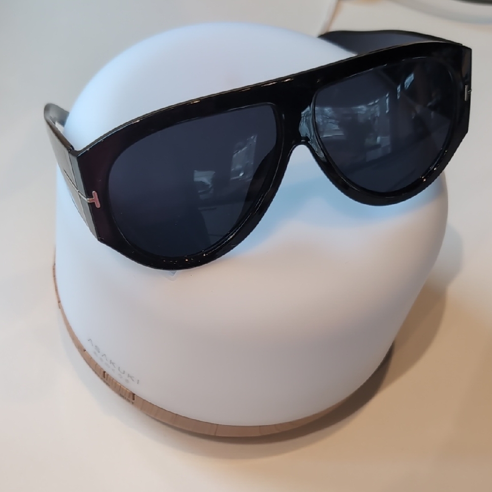 Black Plastic Large Retro Shield Aviator Sunglasses